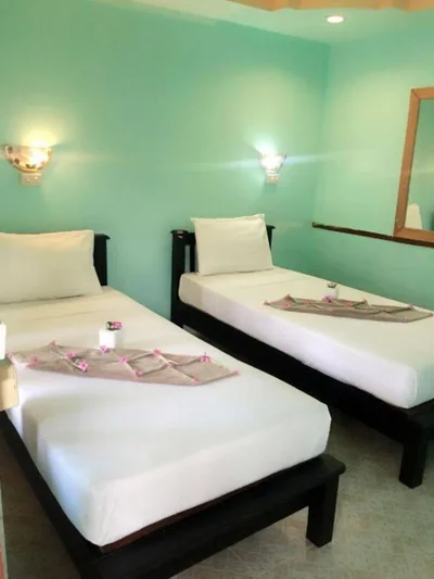 Standard Twin Room — Golden Hill Guesthouse